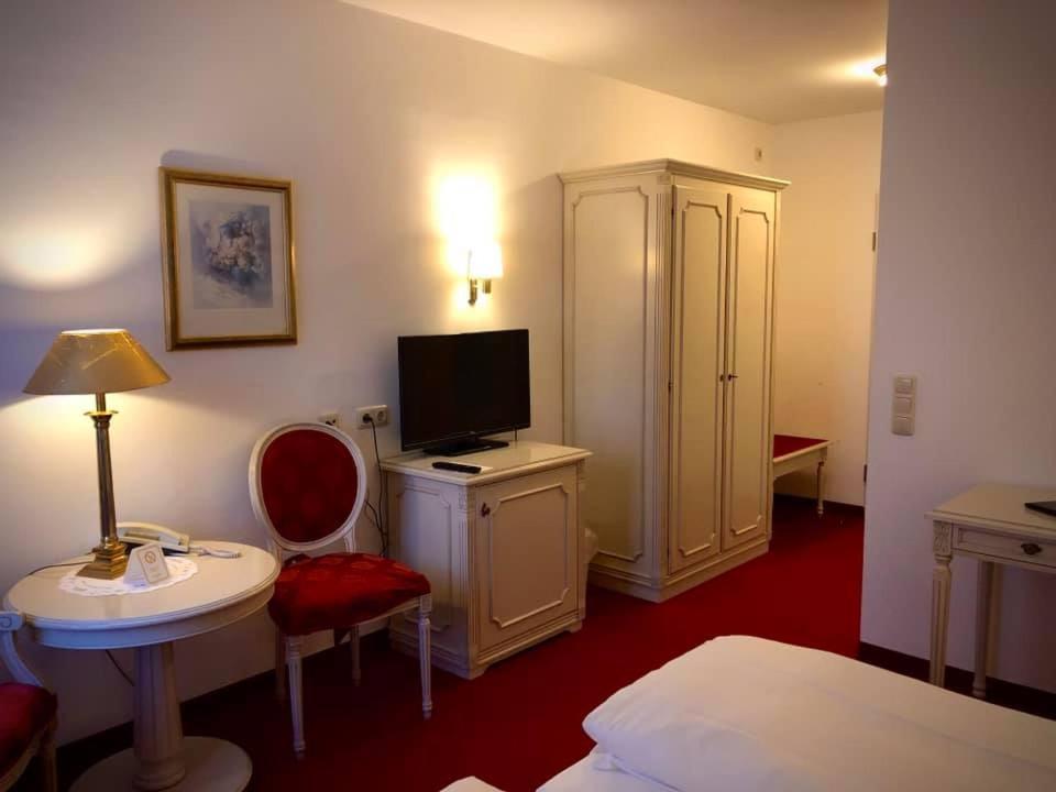 Hotel Daniels Халбергмос Екстериор снимка