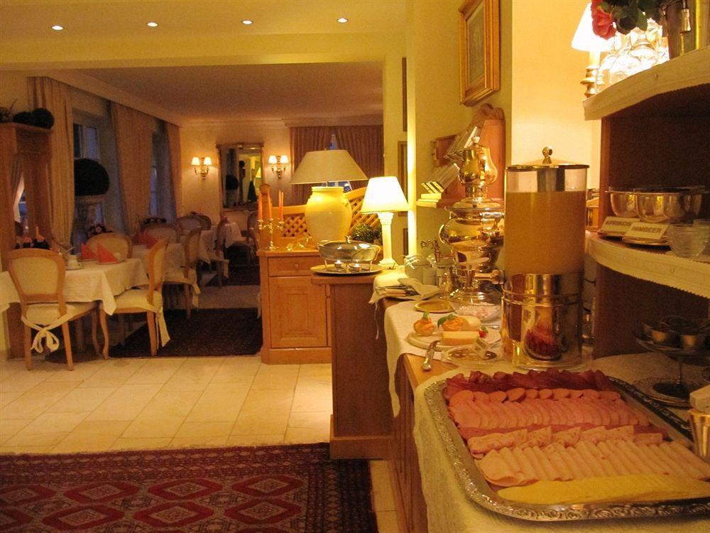 Hotel Daniels Халбергмос Екстериор снимка