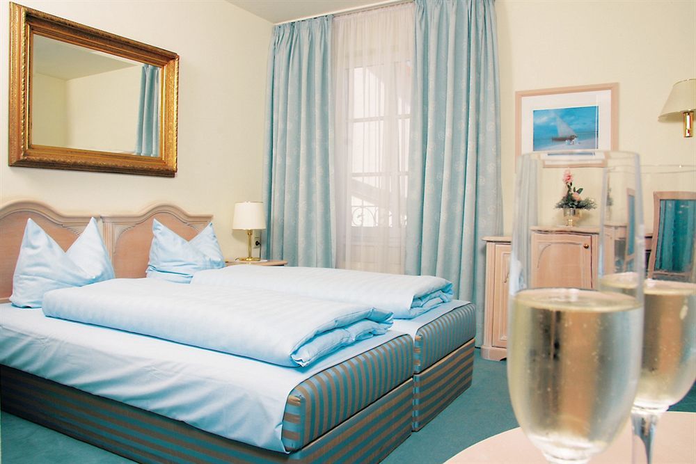 Hotel Daniels Халбергмос Екстериор снимка