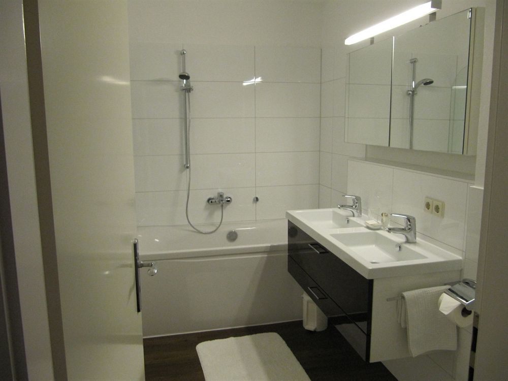Hotel Daniels Халбергмос Екстериор снимка